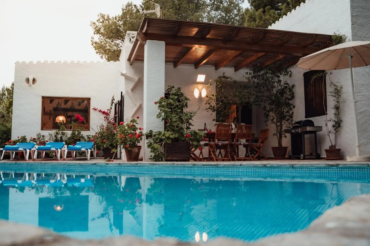 Villa En Cala Morell Con Piscina Privada En El Bosque